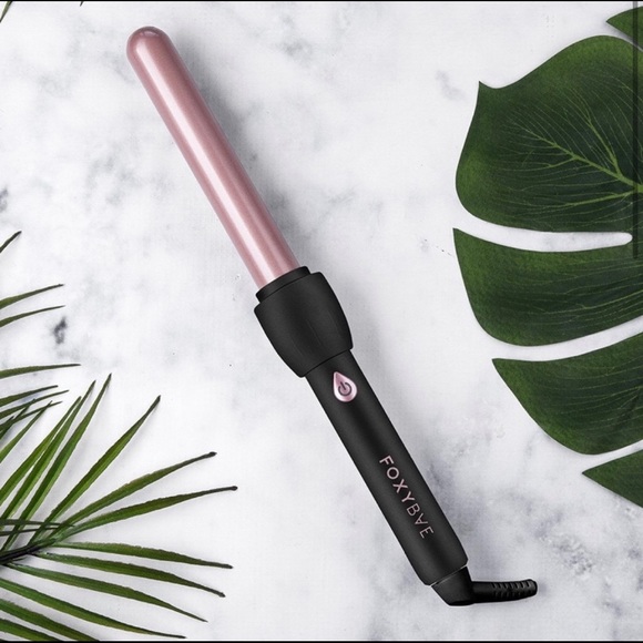 foxybae Other - FOXYBAE Rose Gold Curling Wand NWT